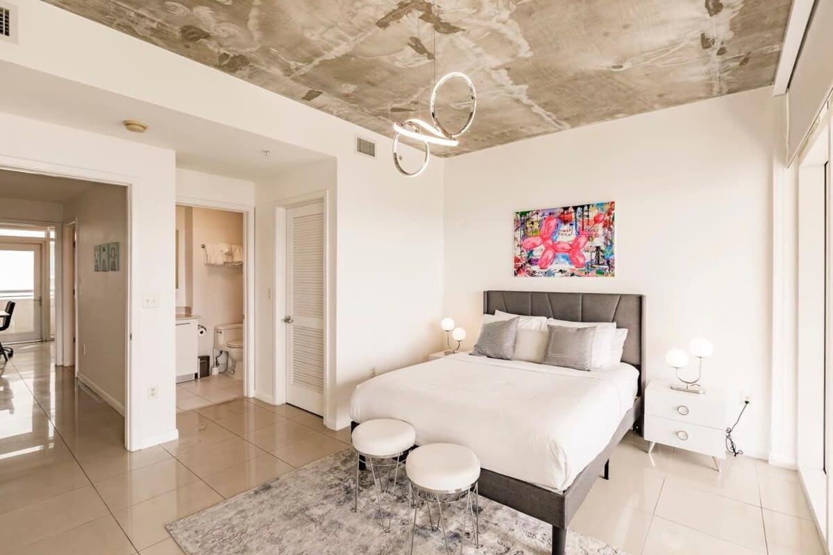 Hang Ten- Large Townhome Lux Amenities Parking Miami Exterior photo