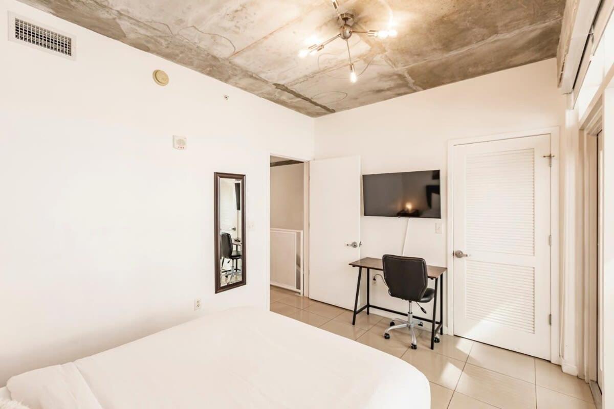 Hang Ten- Large Townhome Lux Amenities Parking Miami Exterior photo