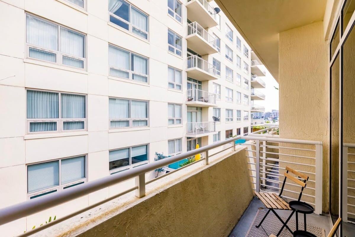 Hang Ten- Large Townhome Lux Amenities Parking Miami Exterior photo